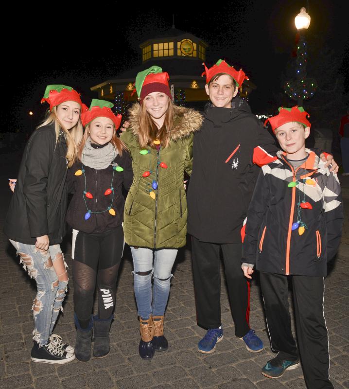 Rehoboth Beach tree lighting draws thousands Cape Gazette